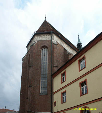 Штраубинг. Кармелитская церковь (XV век).