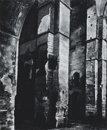 Киев. Церковь архангела Михаила Дмитриевского (Михайловского) монастыря. Интерьер. Вид из северного рукава креста на апсиды (до разрушения)