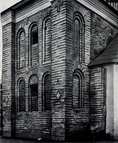 Киев. церковь Спаса на Берестове, нач. XII в. Общий вид сохранившейся части храма с юго-востока