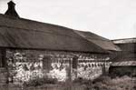 Илл. 53. Мельница. XVII (?) в. Северо-западный фасад.