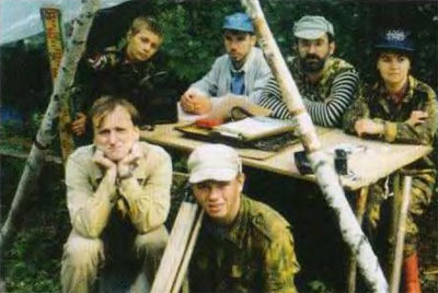 Участники раскопок кикинского городища: Макаров, Щербаков, Вишневский, Новоселова, Климов, Магарамов. 1998 г.