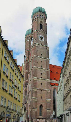 Башни церкви «Frauenkirche» в Мюнхене. Конец XV века.