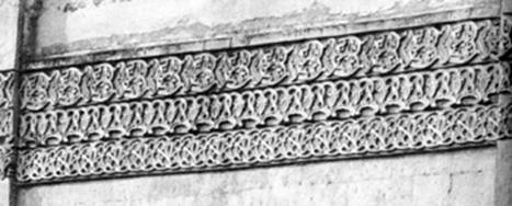 Послемонгольский декор орнаментного типа на соборе Саввино-Сторожевского монастыря в Звенигороде.